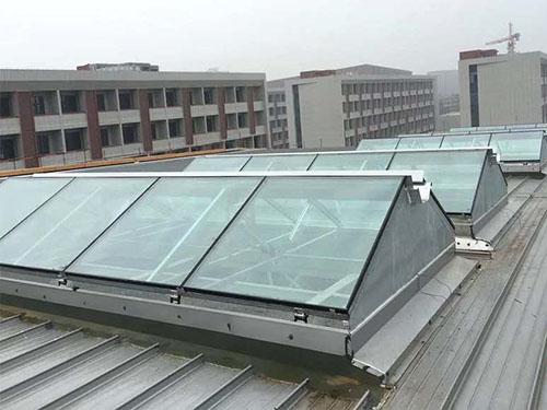 三角形通風(fēng)天窗